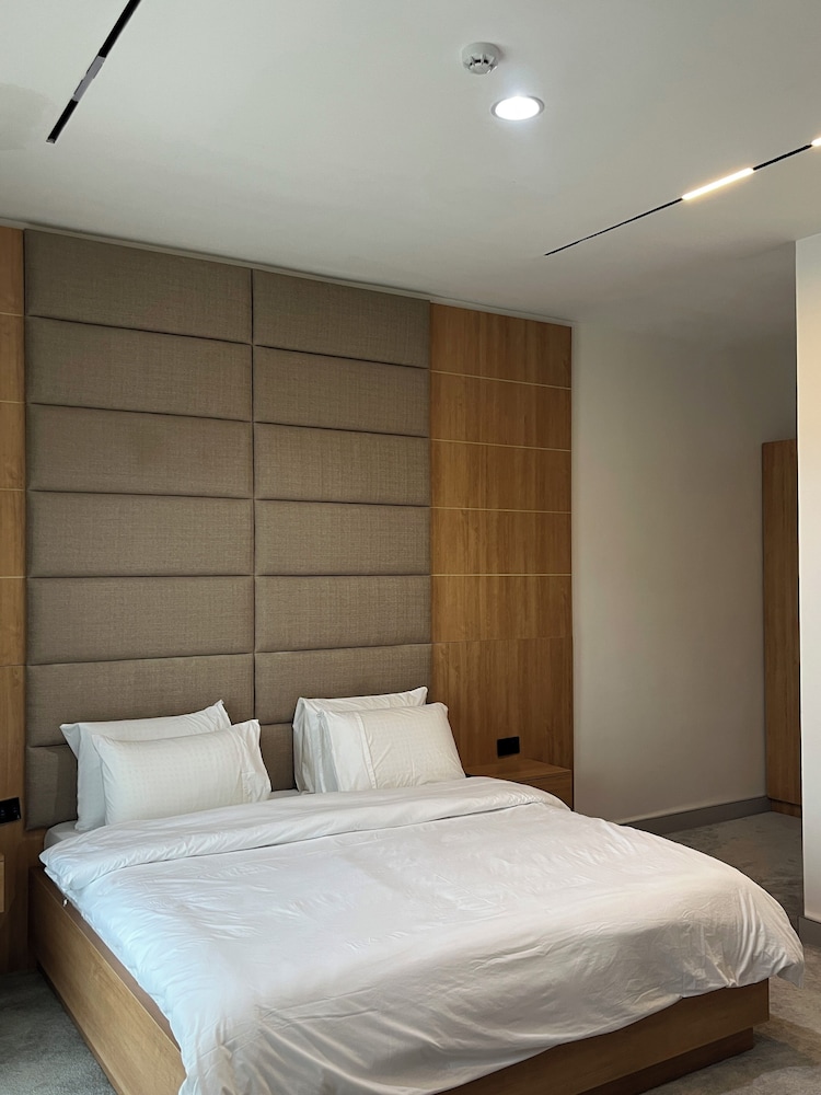 Executive Suite, Balcony, City View