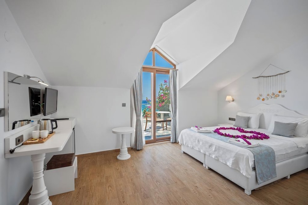 Luxury Double Room, Non Smoking, Sea View photo 2