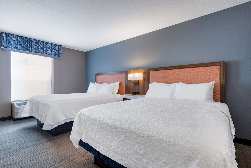 Room, 2 Double Beds, Non Smoking - Photo 6