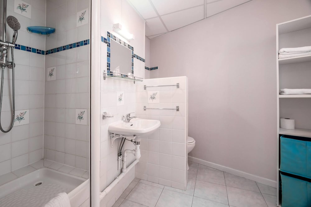 Suite, Private Bathroom photo 3