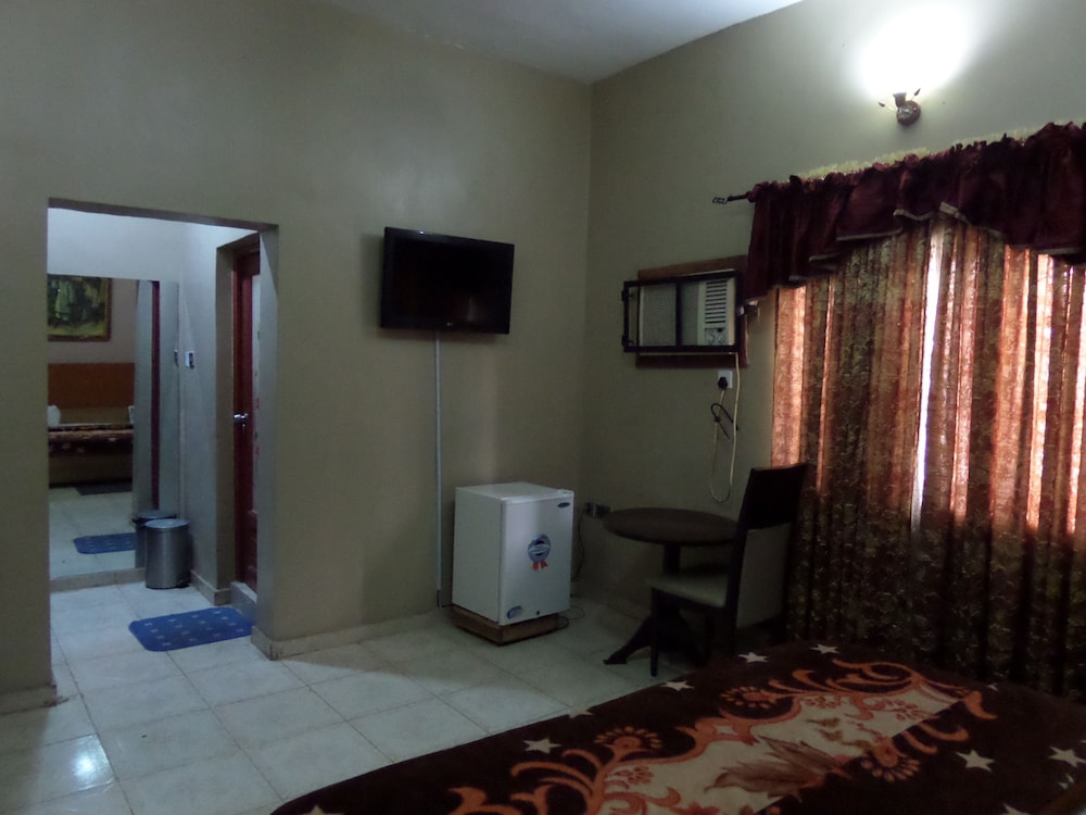 Premier Room, 1 Queen Bed, Non Smoking photo 3