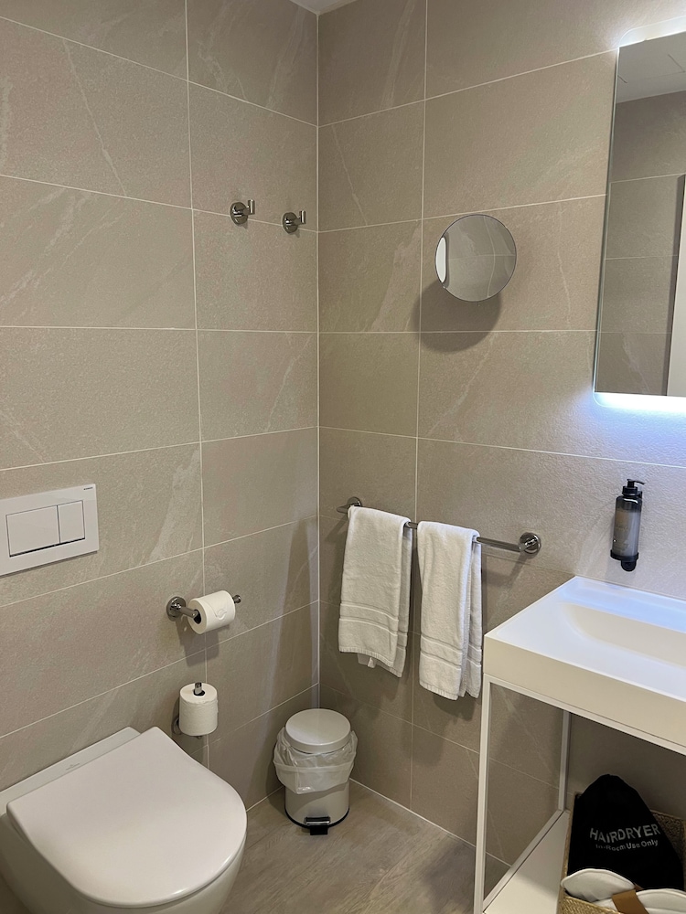 Junior Suite, City View - Photo 4