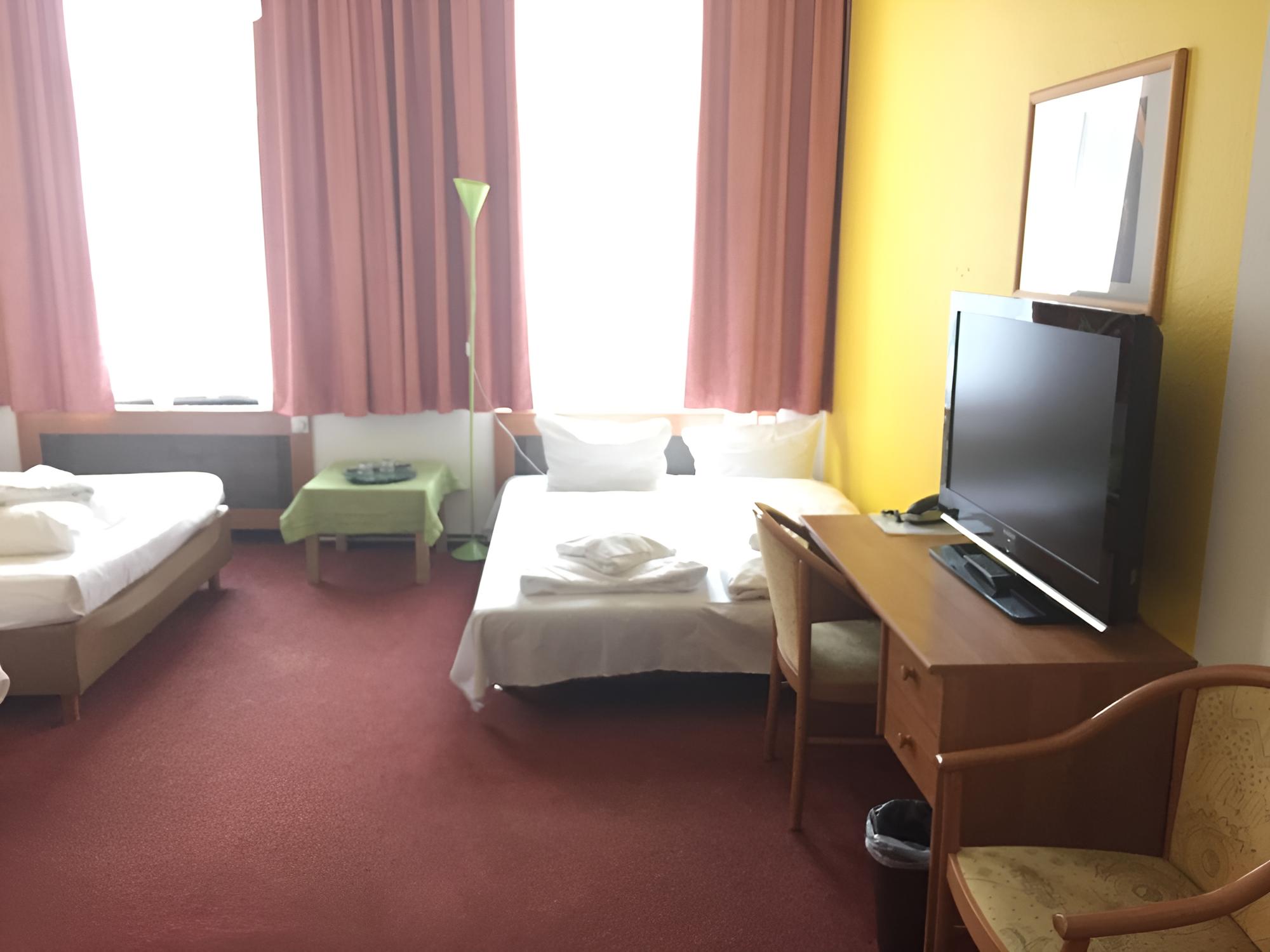Single Room photo 3