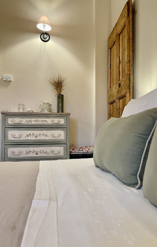 Superior Double Room, Ensuite (Camera Romantica ) photo 3