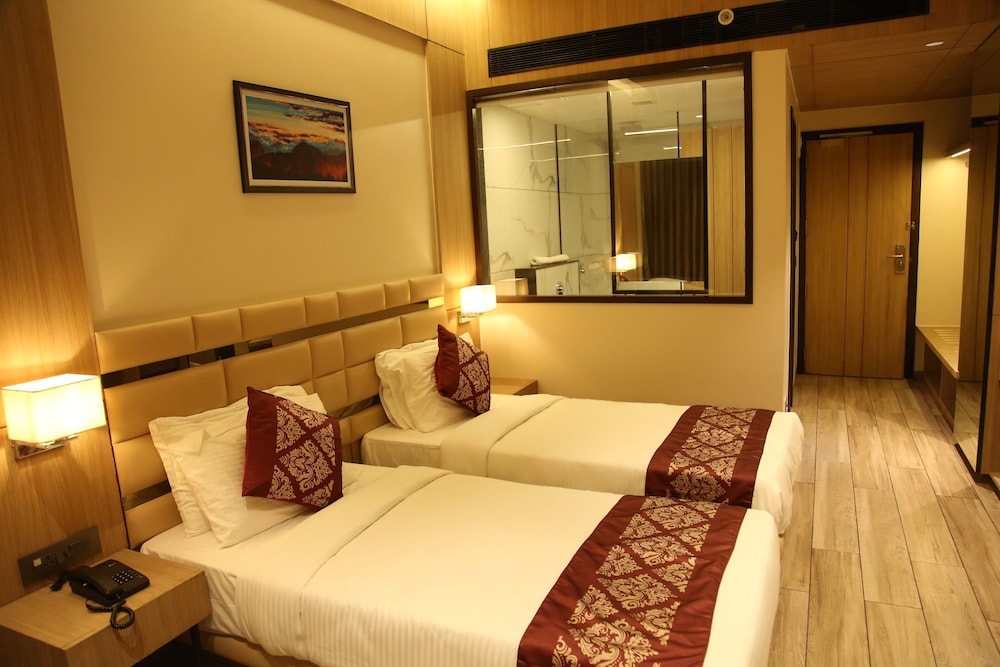 Executive Room - Photo 5