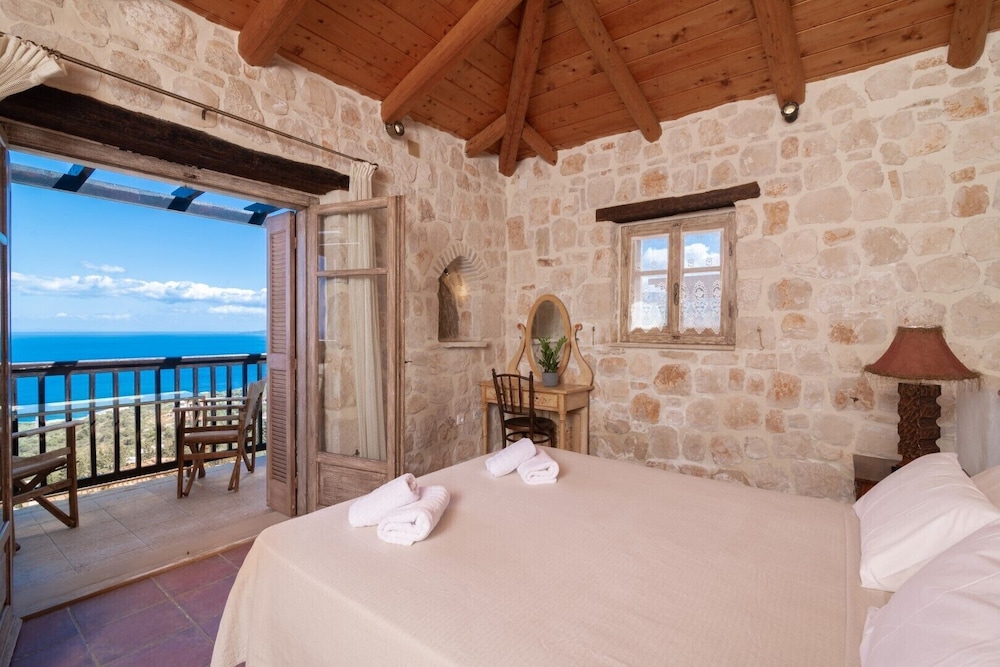 Traditional Villa, 1 Bedroom, Pool Access, Sea View