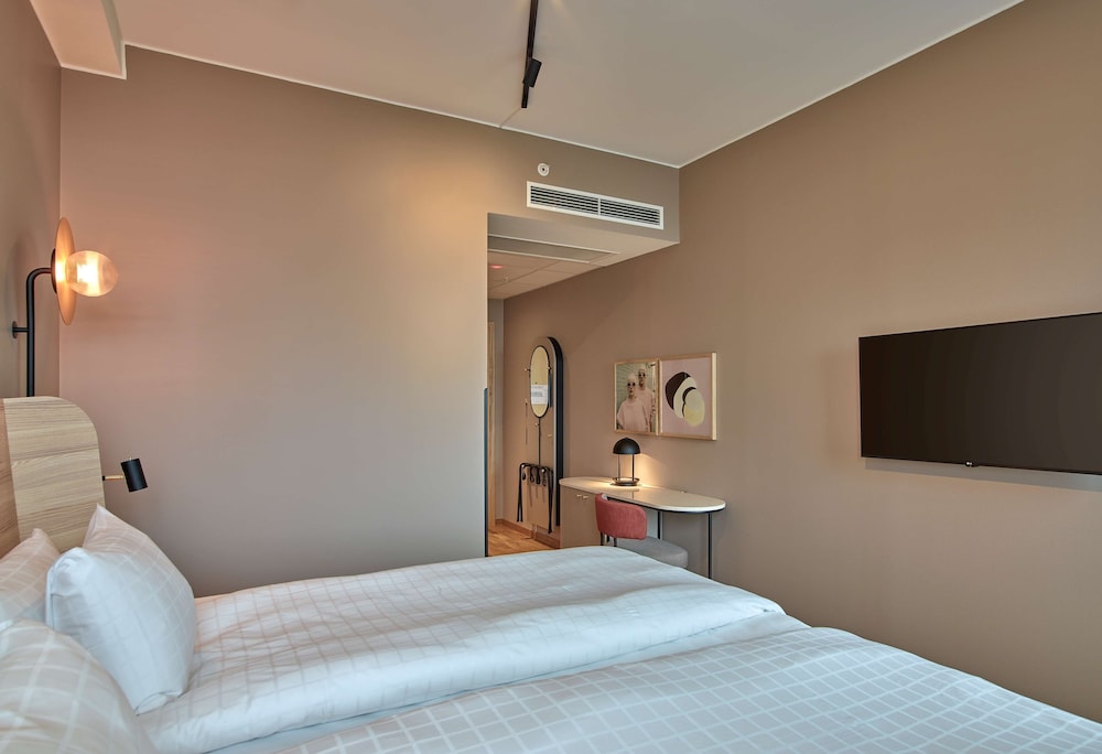 Standard Twin Room - Photo 6
