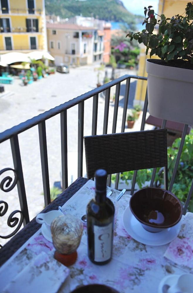 Deluxe Room, Balcony photo 2
