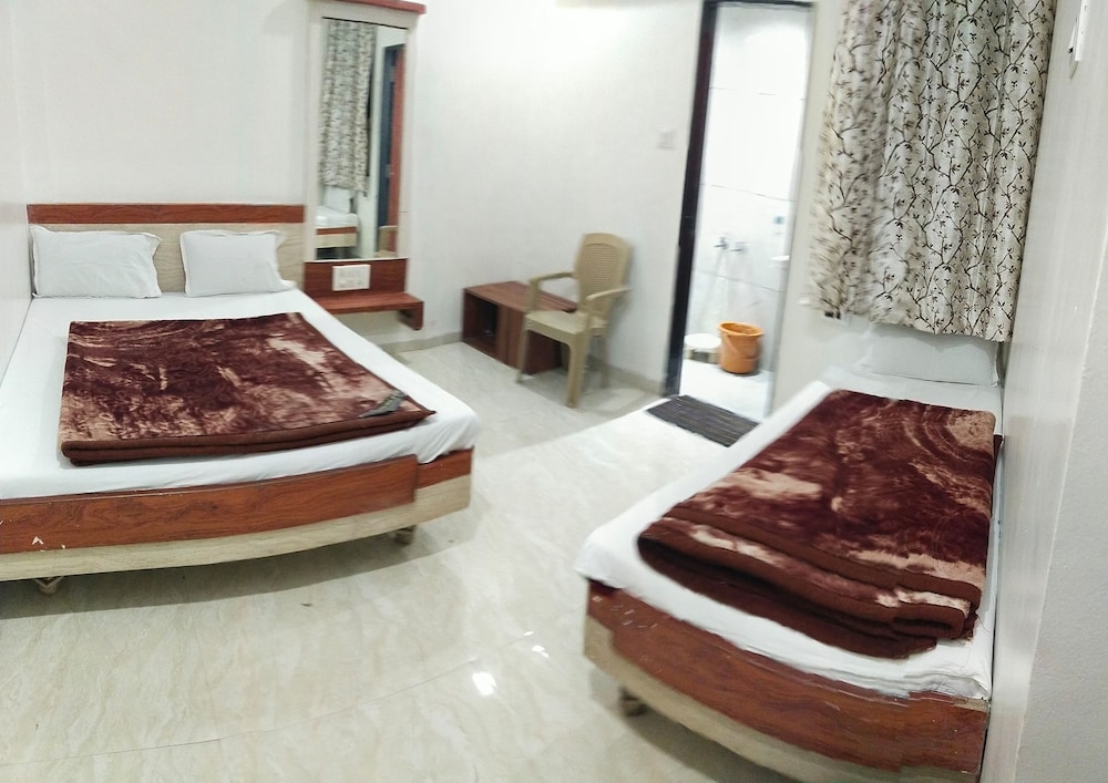 Basic Triple Room photo 1