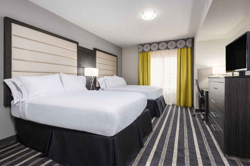 Suite, 2 Queen Beds, Accessible (Communication, Accessible Tub)