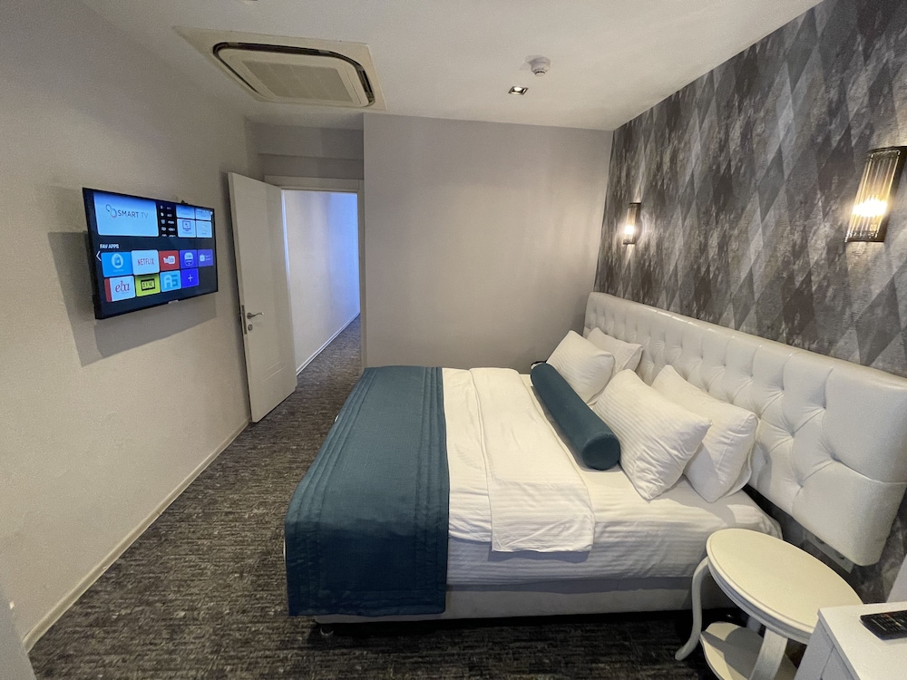 Superior Double or Twin Room photo 2