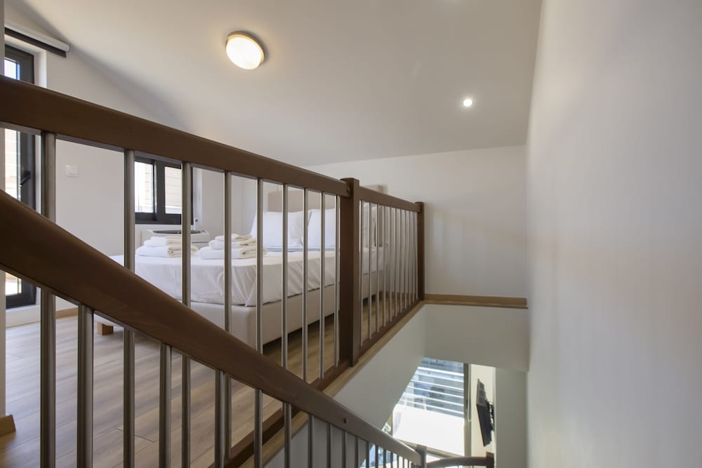 Classic Panorama Maisonette with Private Outdoor Heated Jacuzzi photo 3