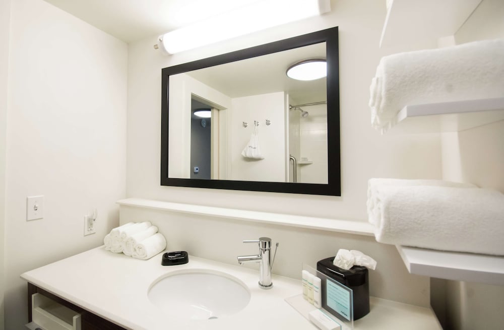 Queen Room with Two Queen Beds - Hearing Access/Non-Smoking