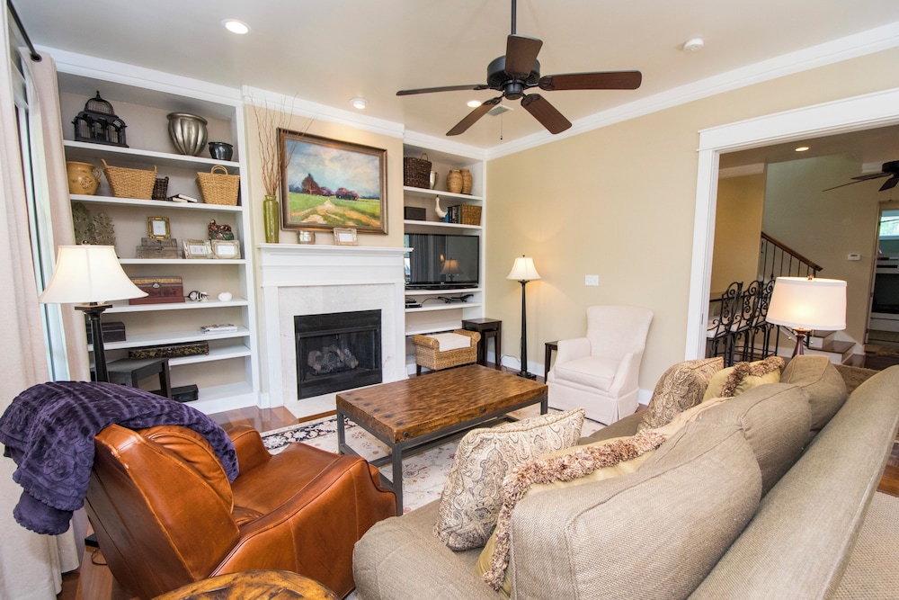House, Multiple Beds, Pool Access, Pool View (Southern Grounds)