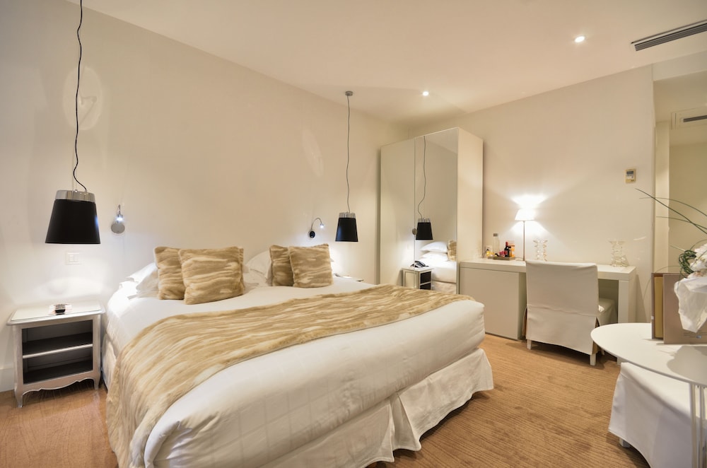 Prestige Room - Photo 1