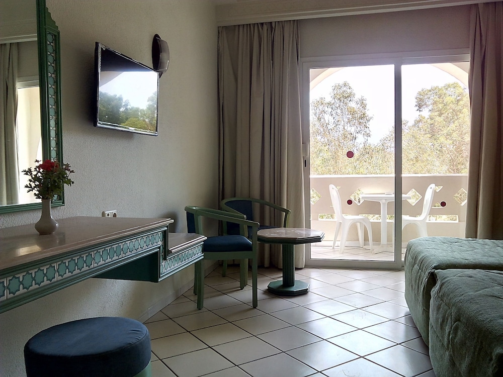 Standard Room - Photo 9