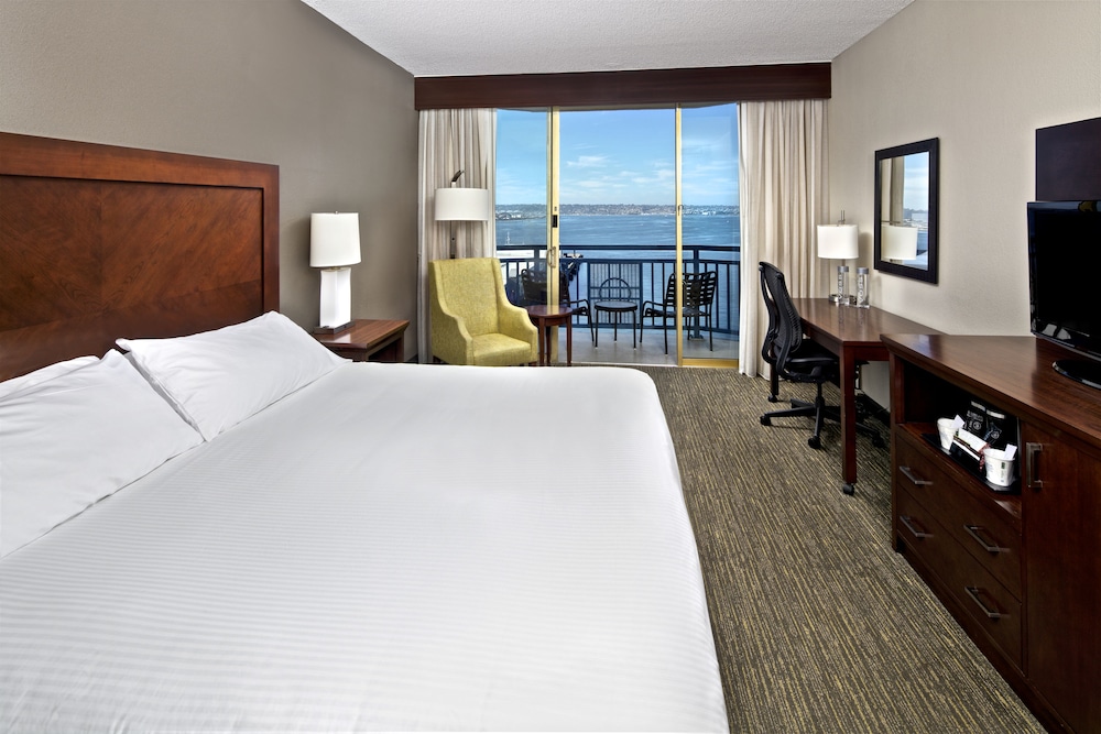 Room, 1 King Bed, Bay View - Photo 2