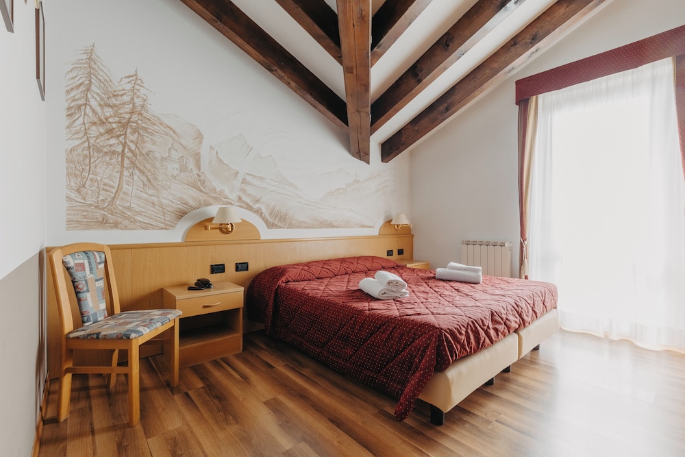 Superior Room, Balcony, Mountain View