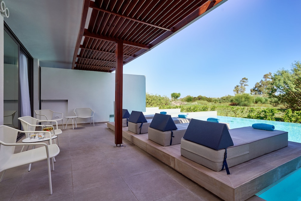 Suite, 2 Bedrooms, Private Pool, Garden View
