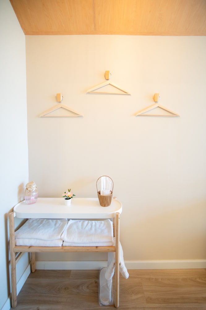 Deluxe (Breakfast Included, Dinner Not Included) - Photo 3