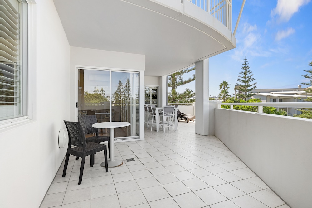 Two Bedroom Dual-Key Spa Suite