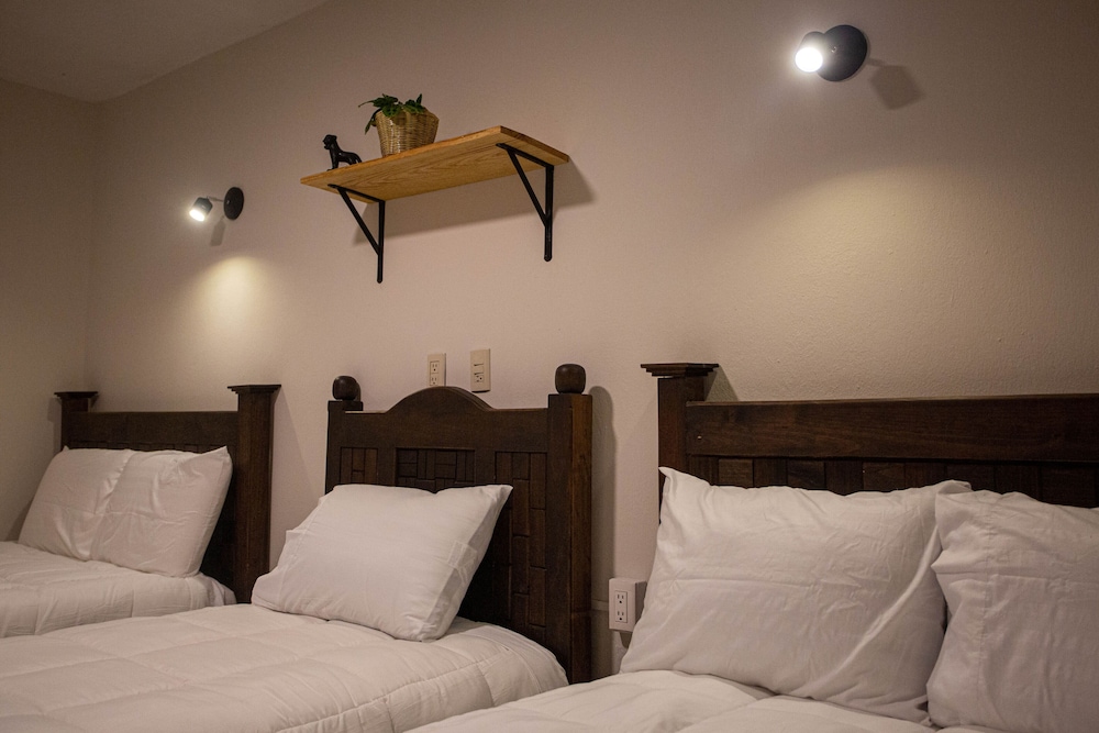 Basic Triple Room photo 2