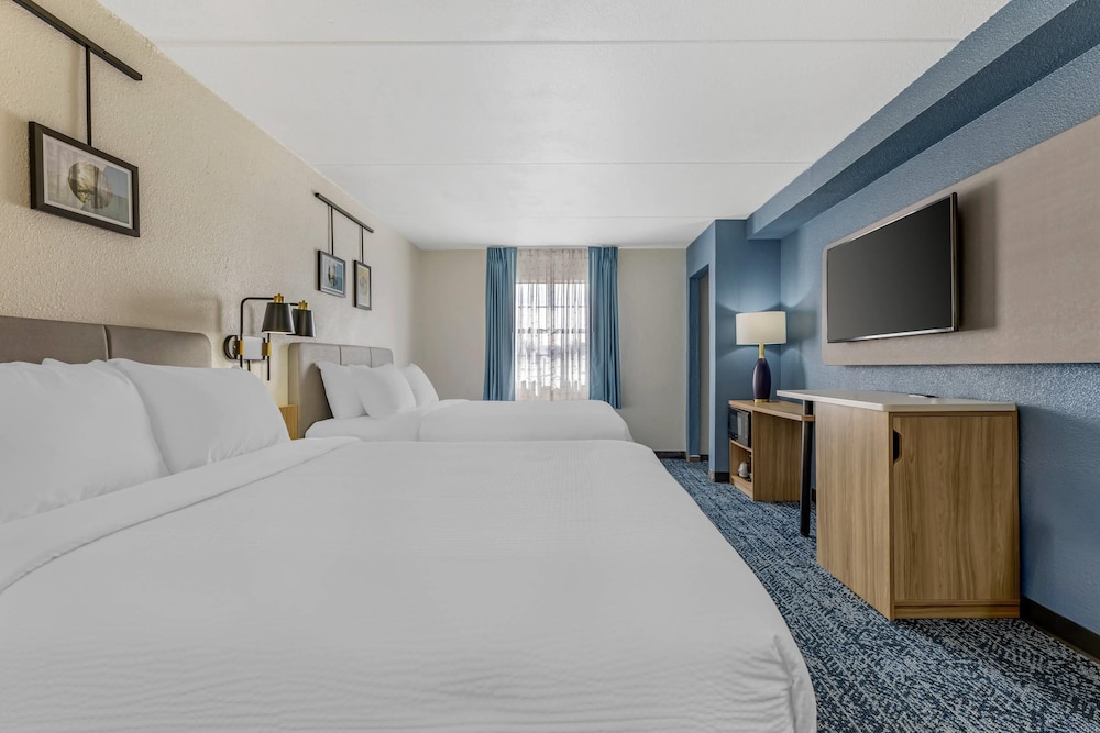 Suite, 2 Queen Beds, Non Smoking (Efficiency) photo 3