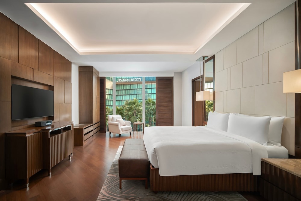 Executive Room, 1 King Bed, City View photo 2