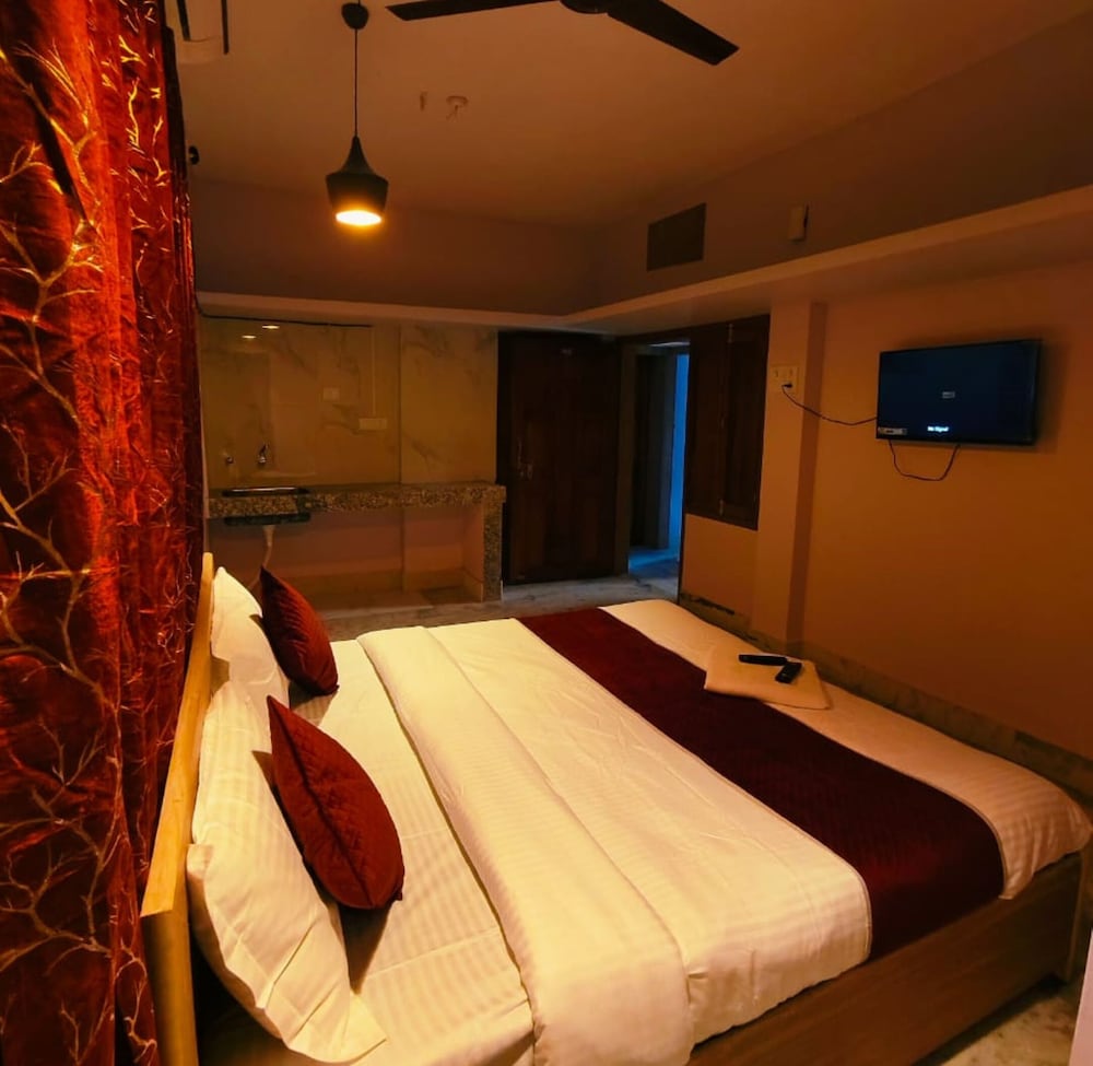 Deluxe Double Room, City View