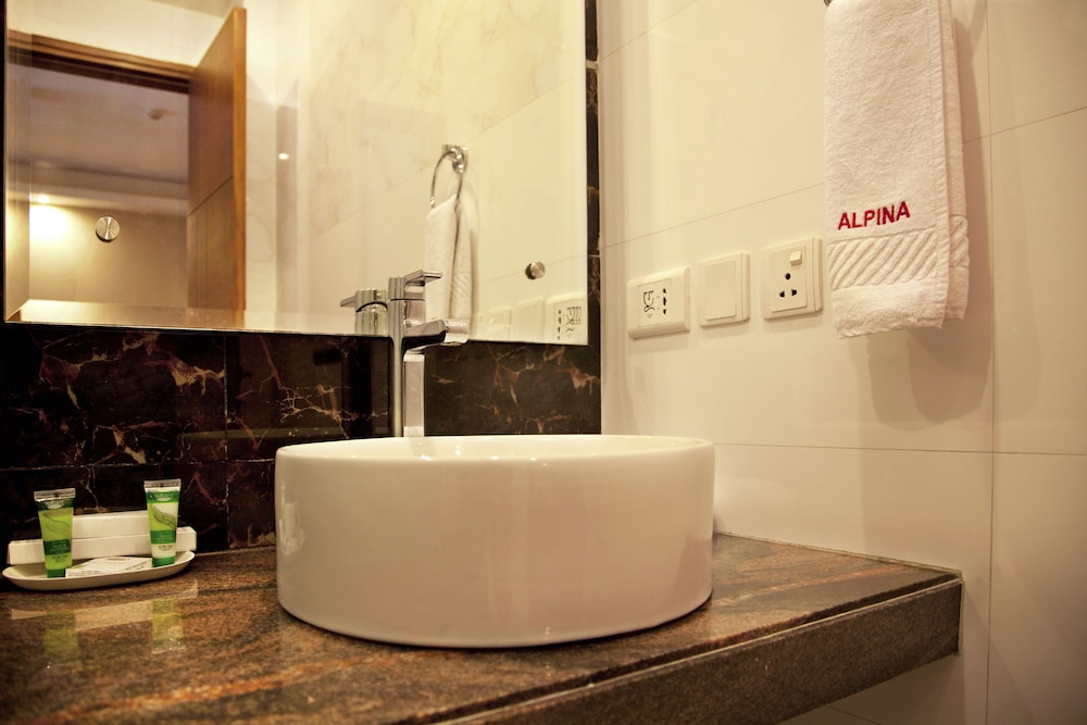 Executive Room - Photo 12