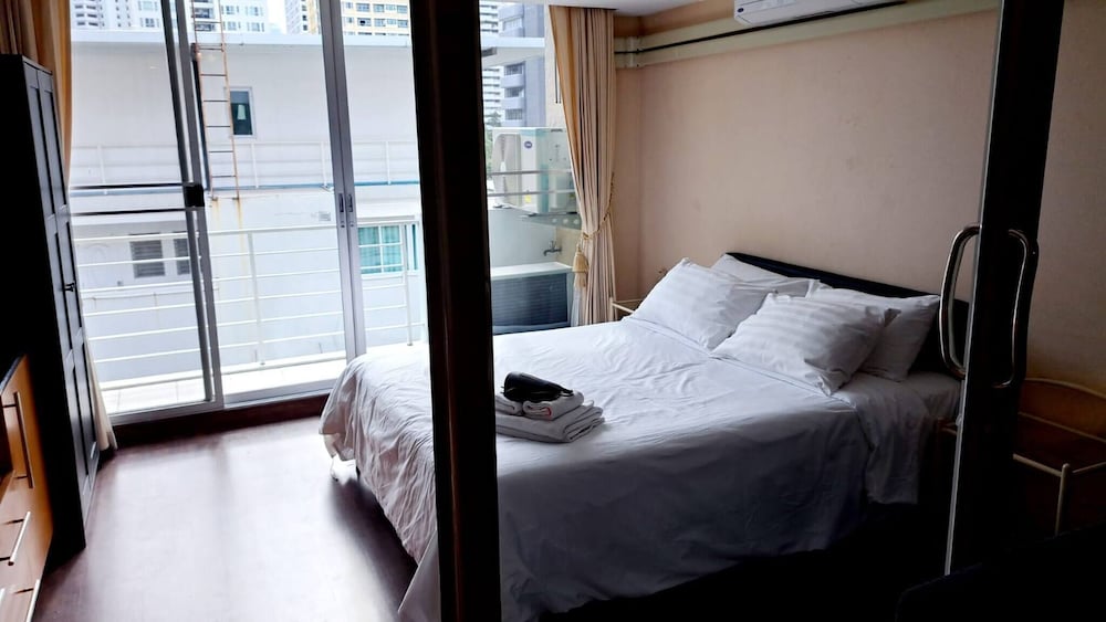 Apartment, 3 Bedrooms, Accessible, Balcony photo 2