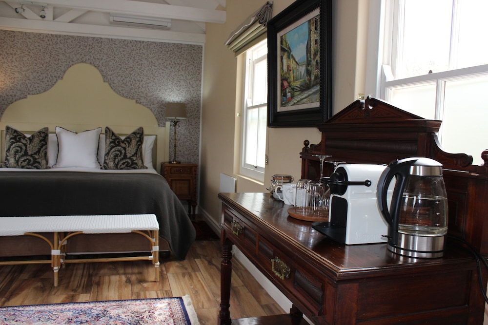 Superior King Suite photo 3