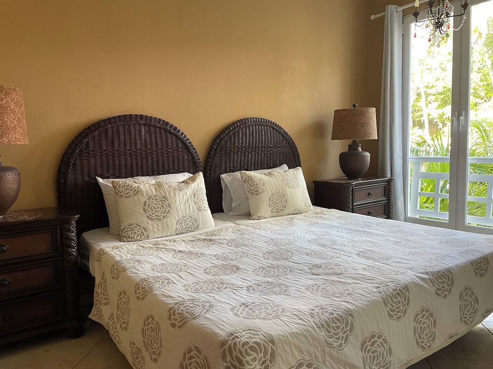 Family Condo, Multiple Beds, Non Smoking (211)
