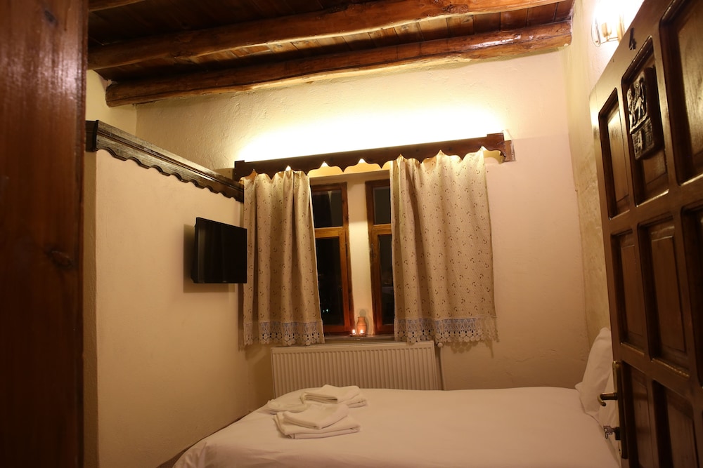 Classic Double Room, 1 Double Bed photo 2