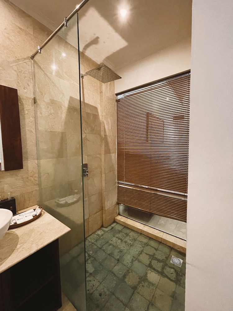 Deluxe Double Room, Pool View - Photo 8