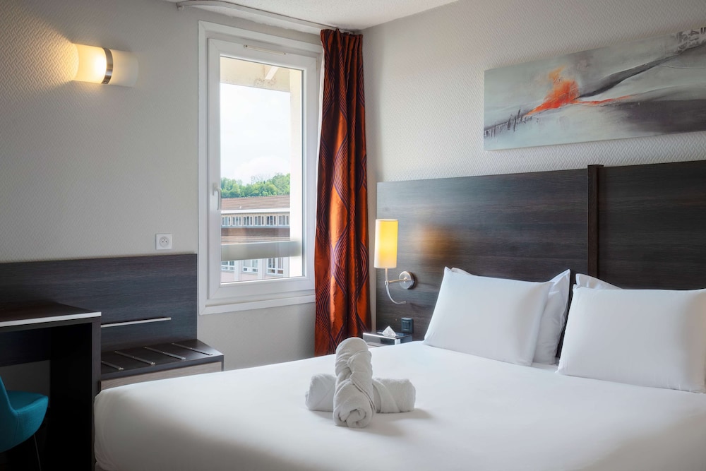 Standard Room, Multiple Beds - Photo 6