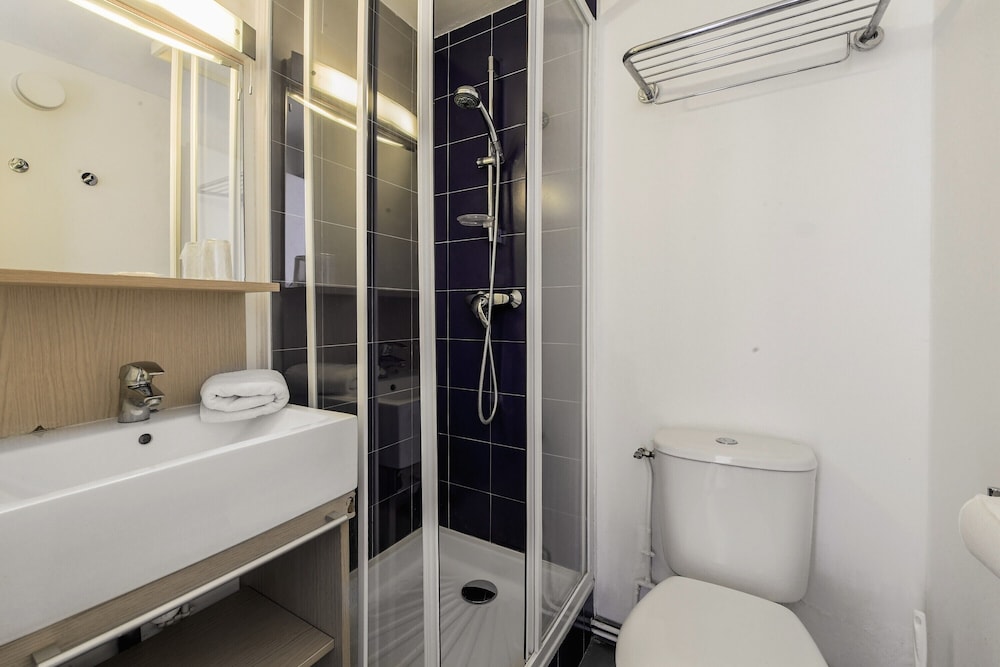 Classic Room, 2 Bedrooms, Balcony, Lake View photo 3