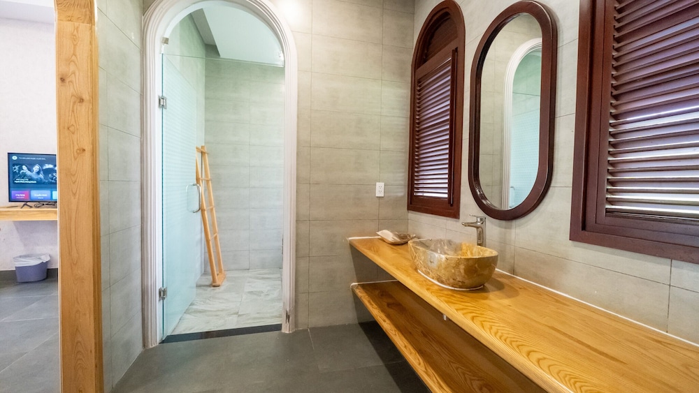 Premium Quadruple Room - Photo 7