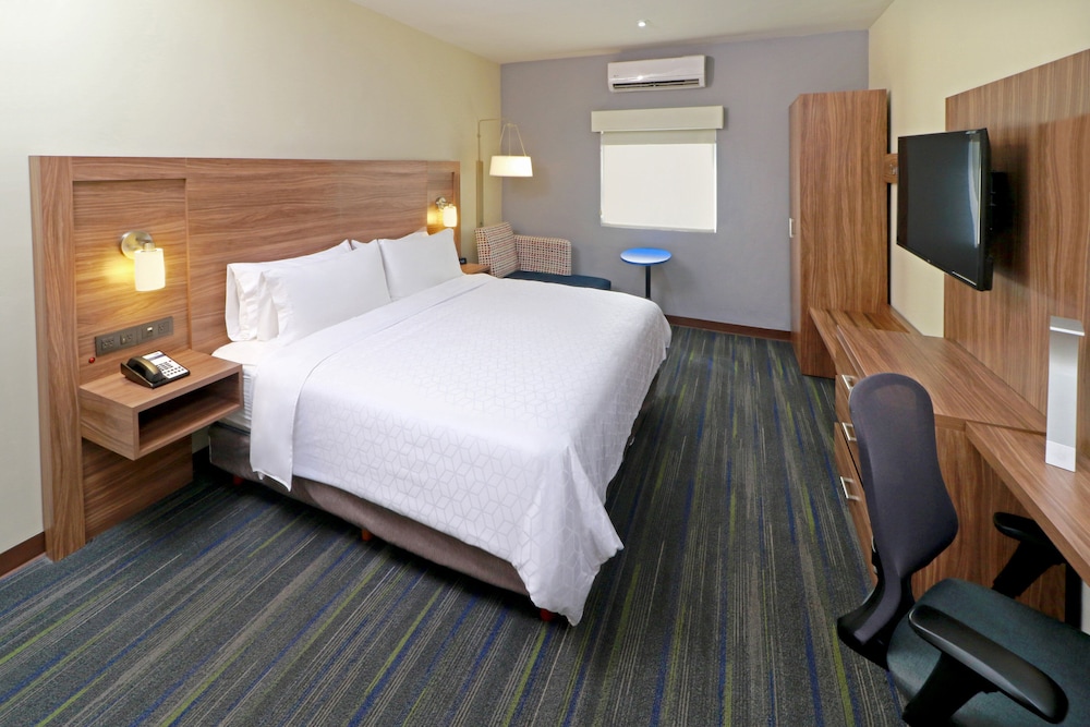 Standard Room, 1 King Bed - Photo 4