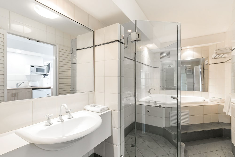 King Spa Suite photo 3