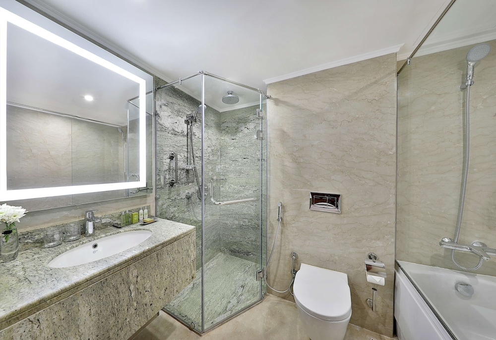Deluxe Room, 1 King Bed, Sea View - Photo 5