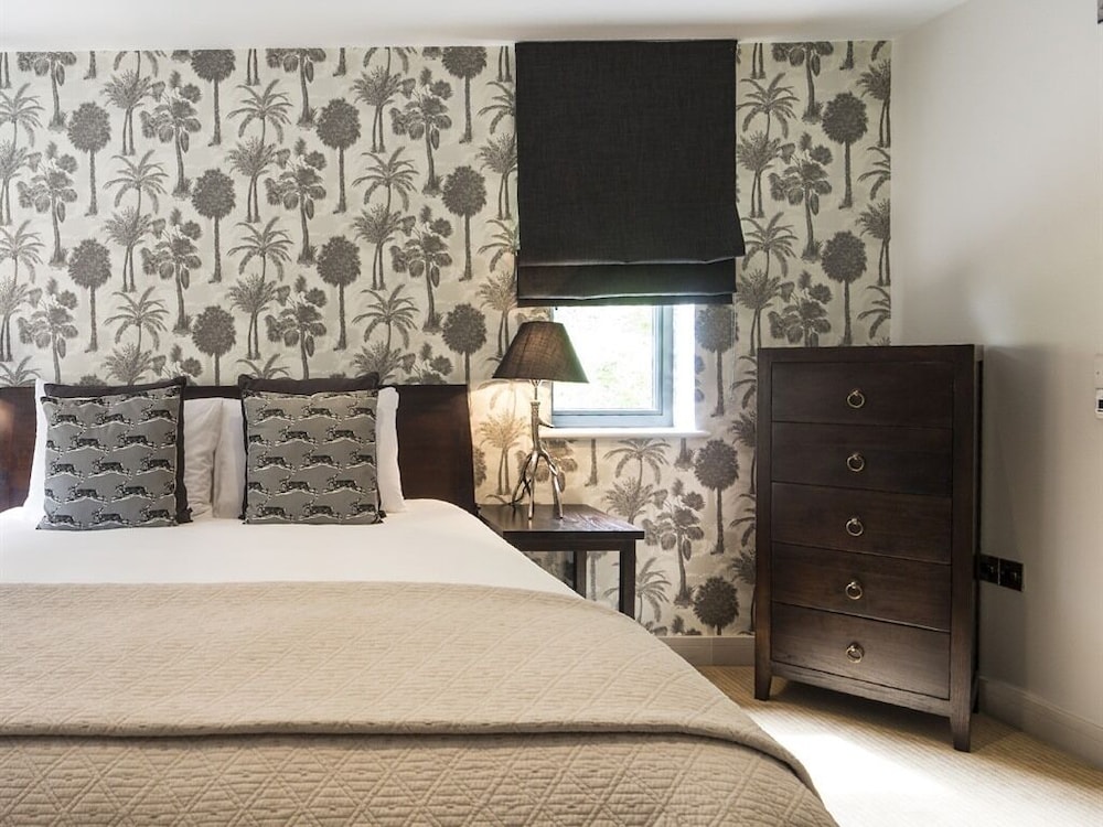Premier Suite, Ensuite (Sea Beet)