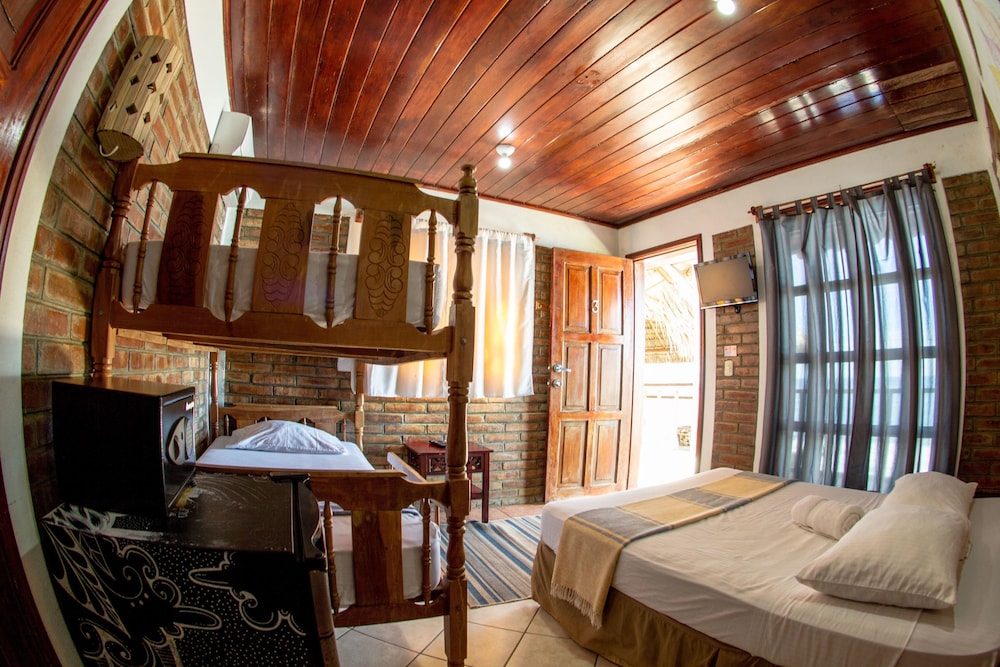 Superior Triple Room, 1 Bedroom, Private Bathroom, Ocean View photo 2