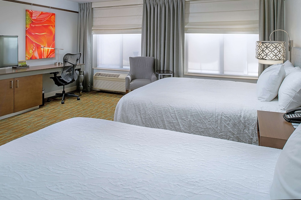 Room, 2 Queen Beds, Accessible (3x3 Shower)