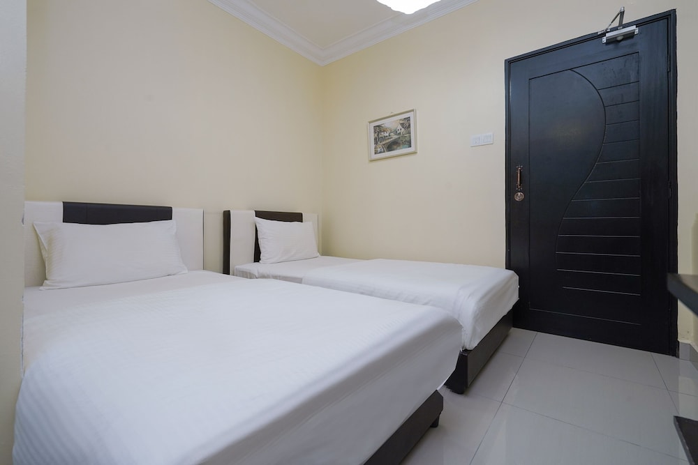 Deluxe Twin Room photo 2