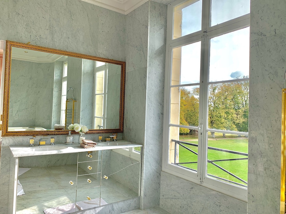 Suite (Jacuzzi) photo 2