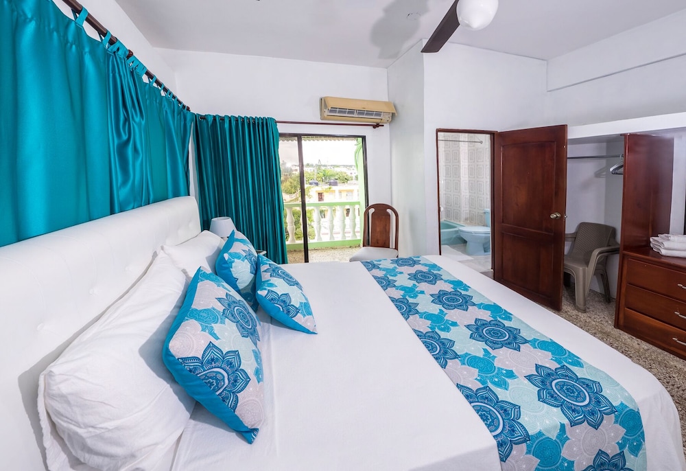 Standard A, 1 Queen Bed