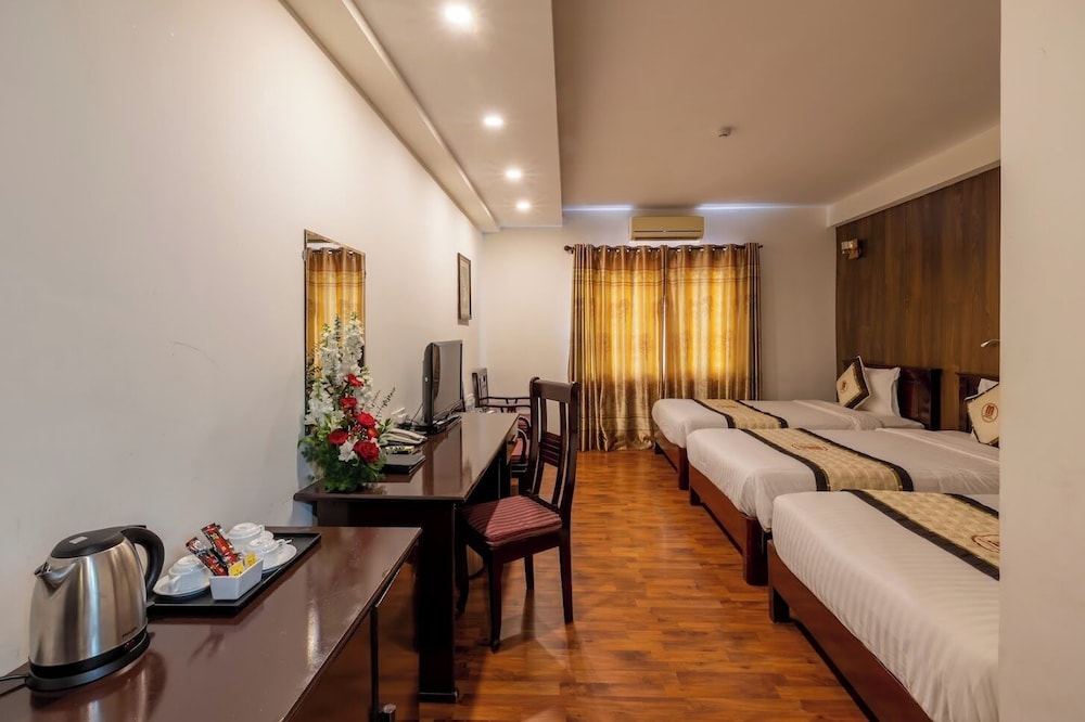 Deluxe Triple Room, City View