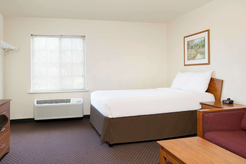Standard Room, 1 Double Bed with Sofa bed, Accessible, Non Smoking (1 Person Sofa Bed) photo 3