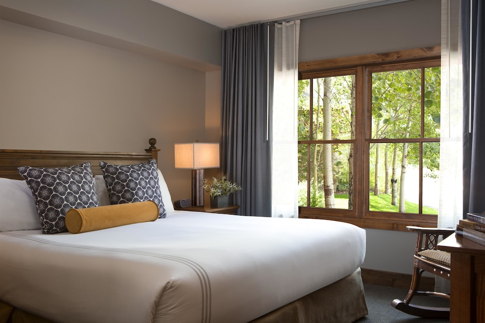 Grand Room, 1 King Bed with Sofa bed (Sleeps 4) - Photo 3
